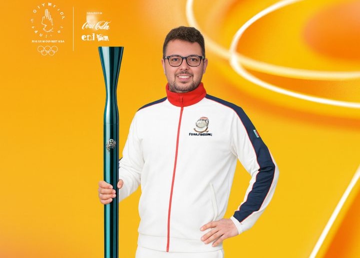 Alessandro Antonio Di Francesca pilota automobilistico di Montemaggiore Belsito porterà la Torcia verso le Olimpiadi Invernali Milano-Cortina 2026