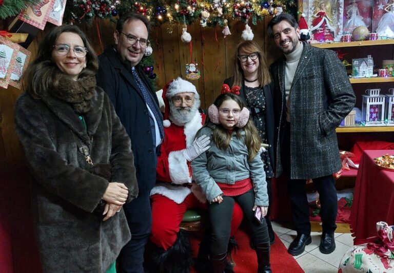 Gangi, inaugurata la casa di babbo natale