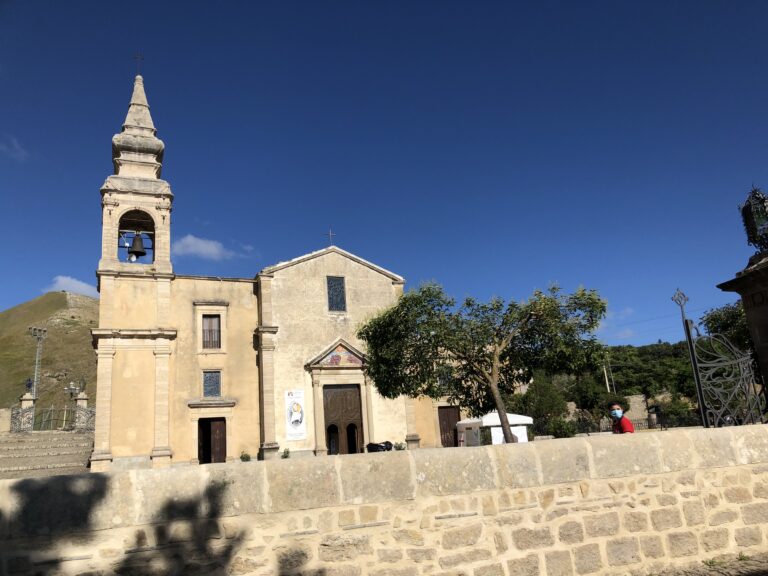 Il comune di Gangi, nelle Madonie, ospita nel proprio territorio l’unico santuario d’Italia dedicato allo Spirito Santo