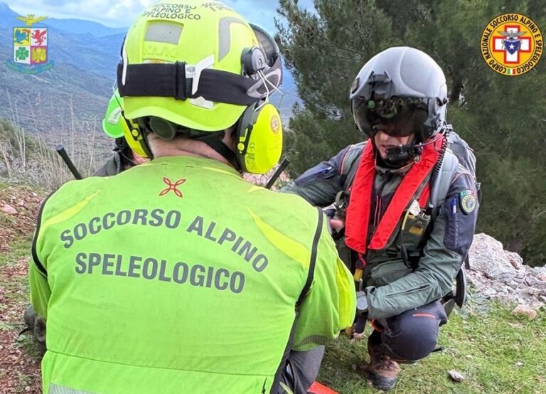 Isnello, intervento del Soccorso Alpino e dell’Aeronautica Militare per salvare escursionista svedese infortunato