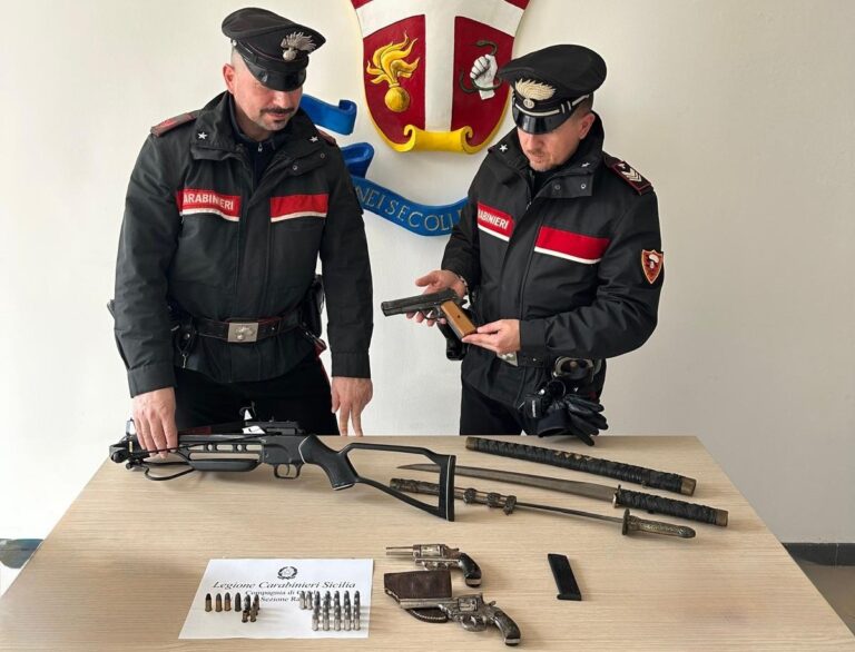 Castelbuono,  deteneva un arsenale in casa: 52enne arrestato dai Carabinieri