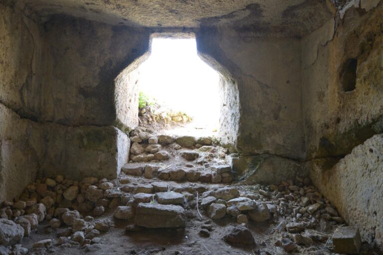 Si parla di spazi sacri e paesaggi del sacro tra Tardoantico e Medioevo al Corso online su “Archeologia del sacro in Sicilia”