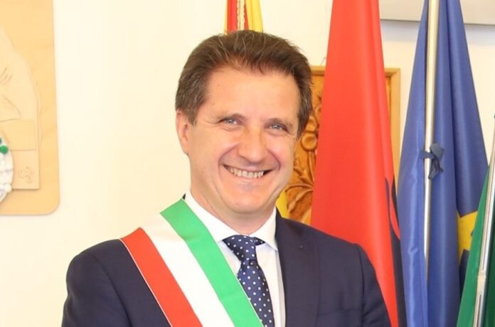 Esperonews Sindaco Petta Piana degli Albanesi