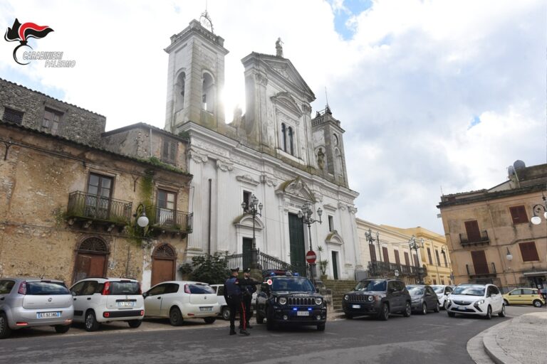 Valledolmo, arrestato professionista per estorsione e sfruttamento nei campi